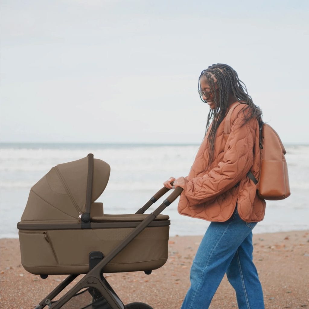 Silver Cross Cove Maple Carrycot Beach Lifestyle Carousel