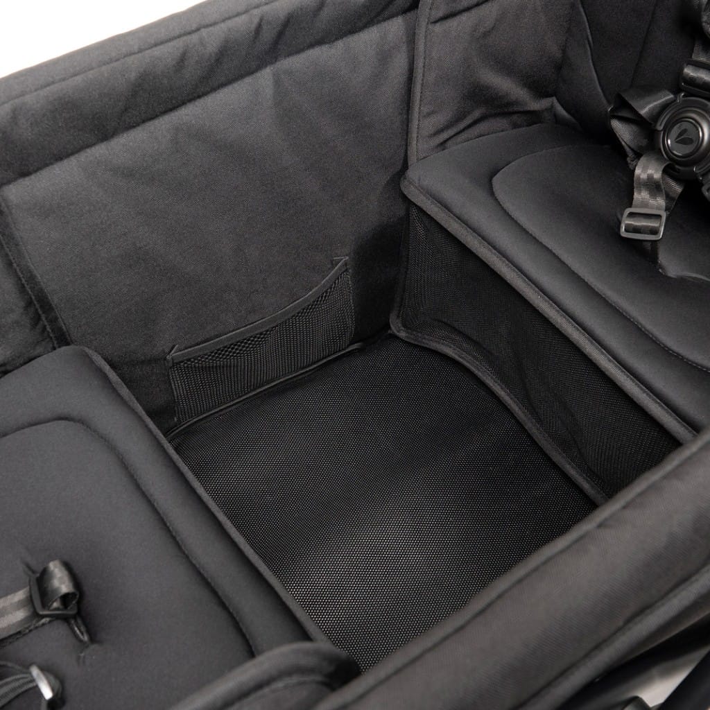 Larktale Caravan Coupe Lte Foot Well
