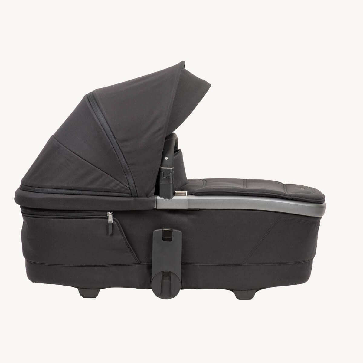 Maxi Cosi Fame Bassinet Twillic Black Side
