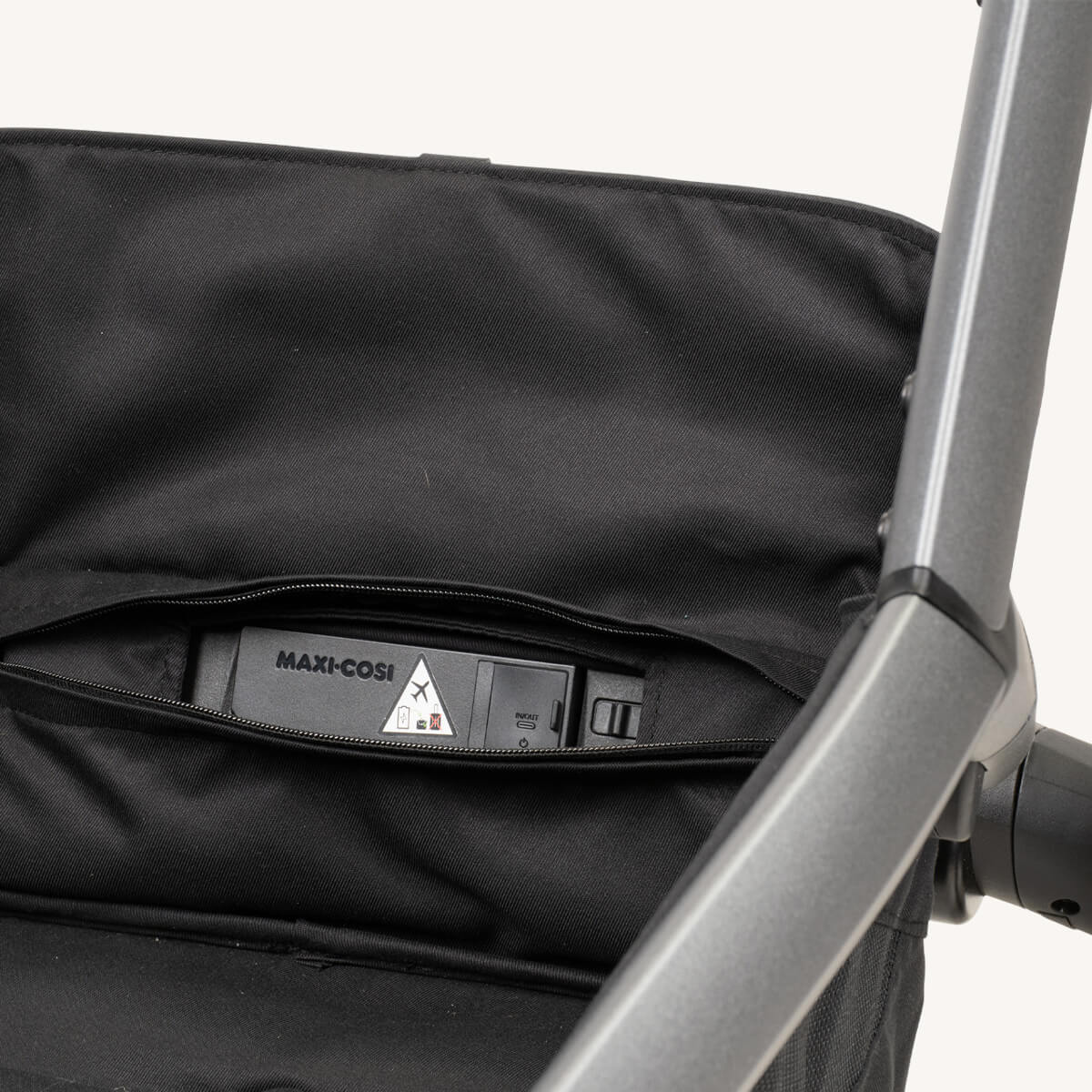 Maxi Cosi Fame Stroller Twillic Black Power Bank